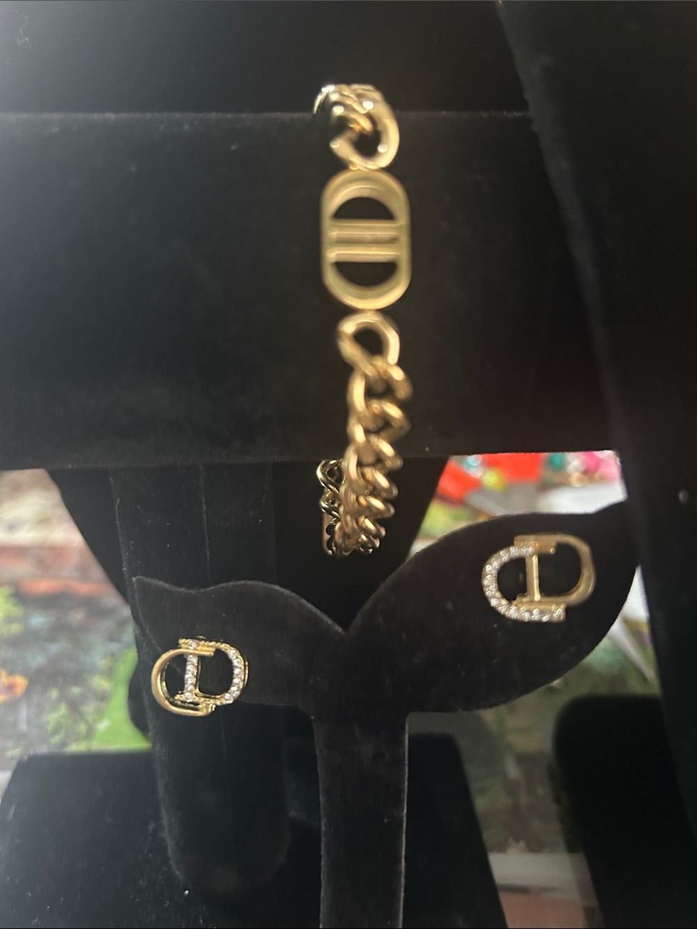 CD Gold Link Chain Necklace set with Signature Oval Accent - Picture 5 of 12